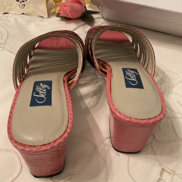 SELBY LEATHER LOOKS LIKE NEW MULTI COLOR BLOCK HEEL SANDALS, SIZE 7 NARROW - Picture 9 of 16